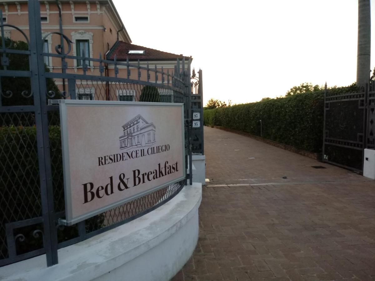 B&B Residence Il Ciliegio , Via Villa Superiore 93 Luzzara Судзара Екстериор снимка
