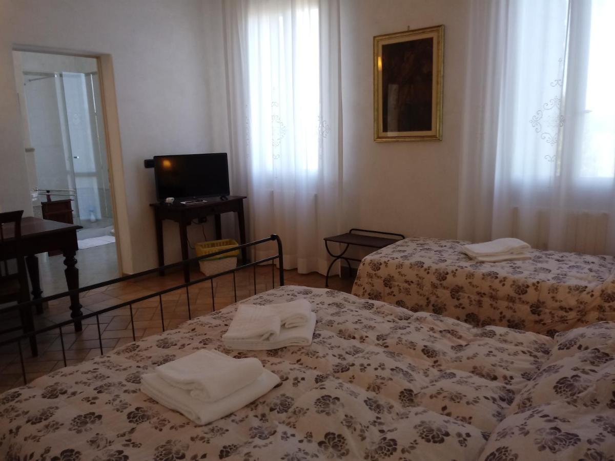 B&B Residence Il Ciliegio , Via Villa Superiore 93 Luzzara Судзара Екстериор снимка