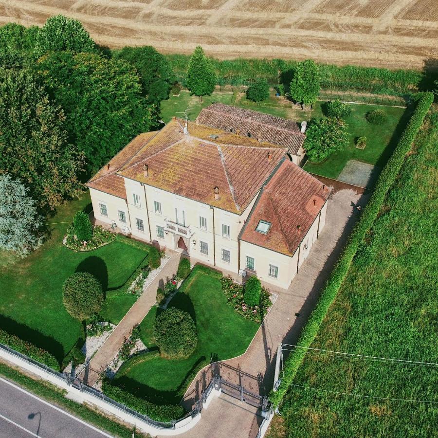 B&B Residence Il Ciliegio , Via Villa Superiore 93 Luzzara Судзара Екстериор снимка
